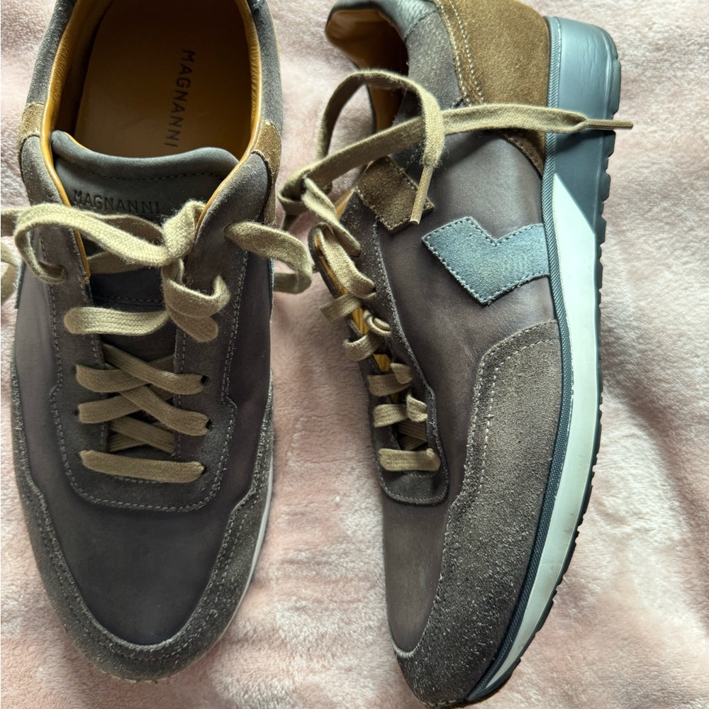 Magnanni Gray and Tan Retro Sneakers with Suede Finish
